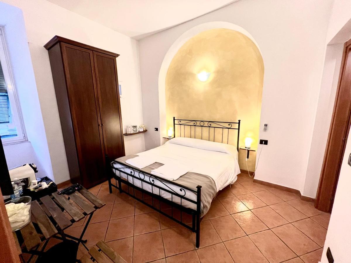 Affittacamere Virginia'S Rooms Janov Exteriér fotografie