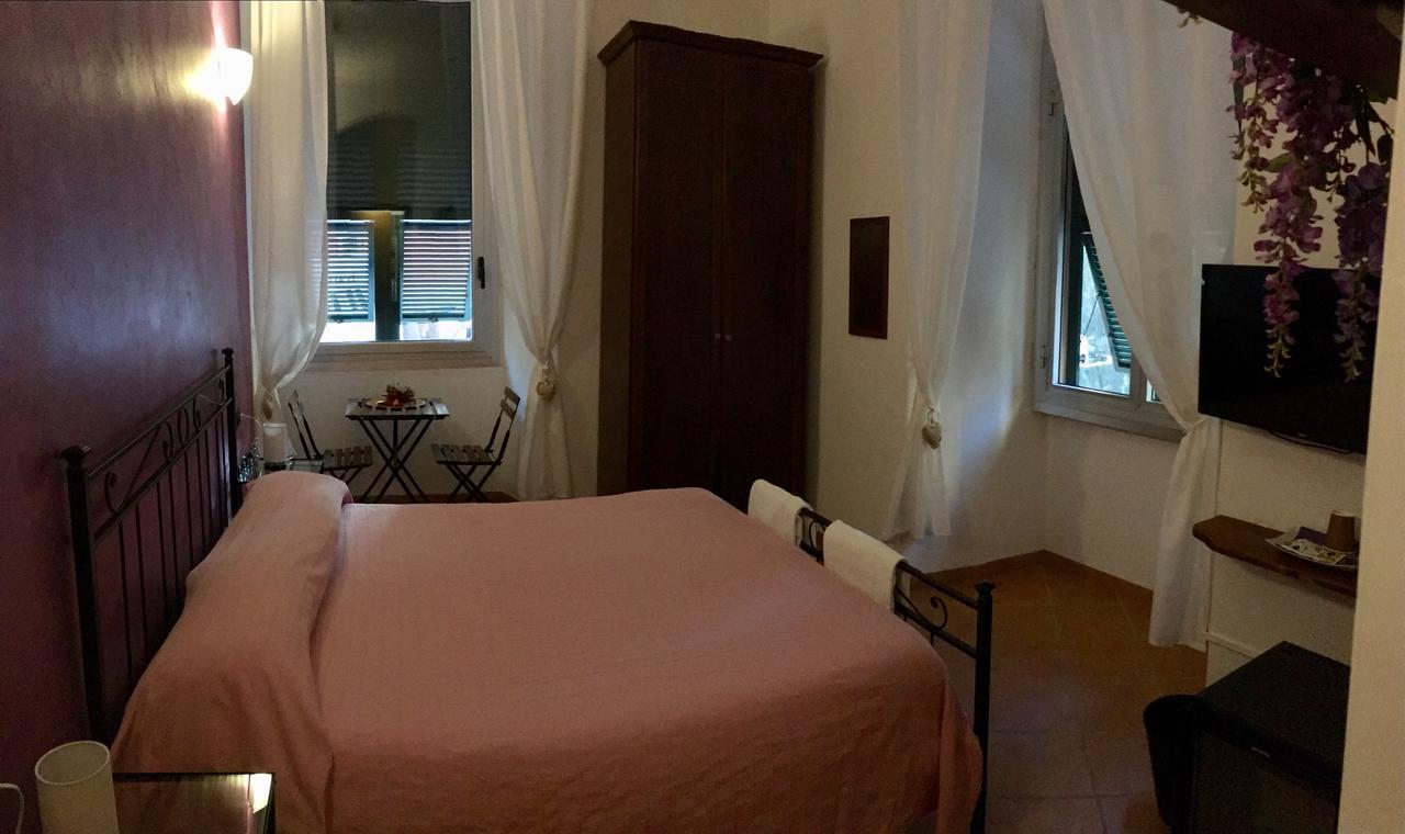 Affittacamere Virginia'S Rooms Janov Exteriér fotografie