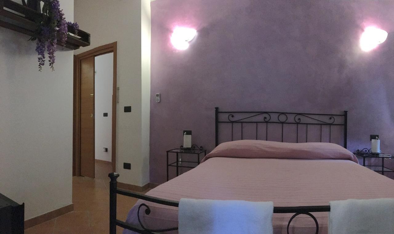 Affittacamere Virginia'S Rooms Janov Exteriér fotografie
